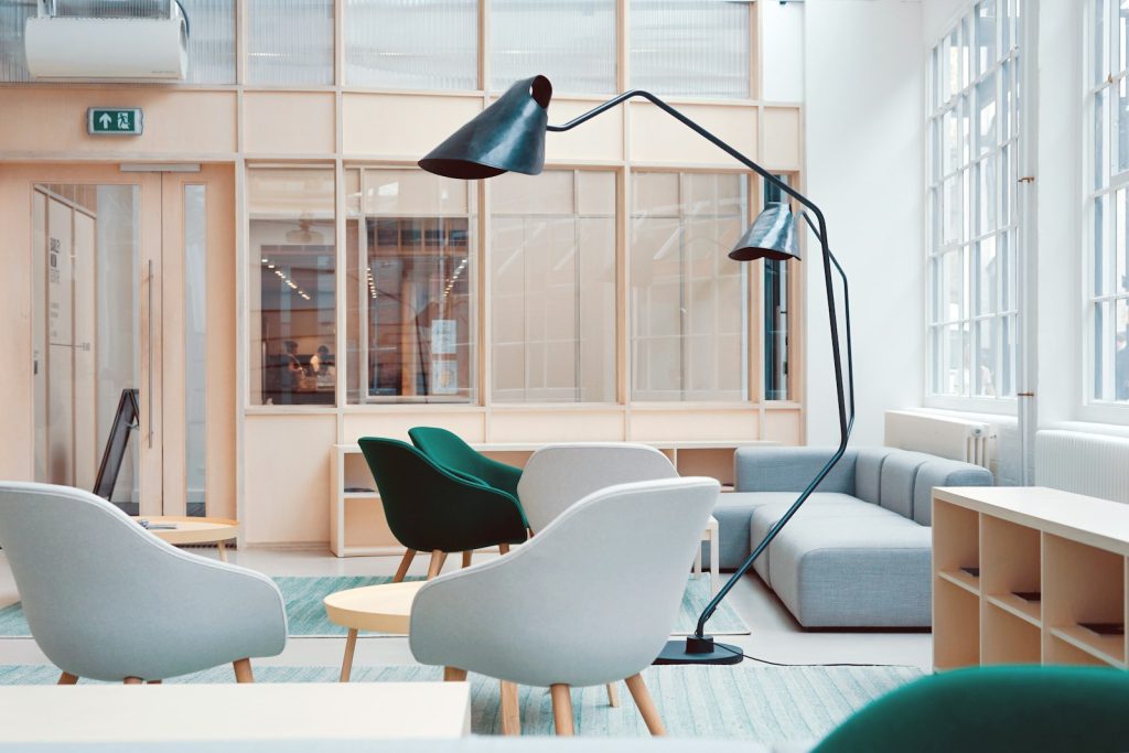 Emprendedores planificando la apertura de una empresa en México